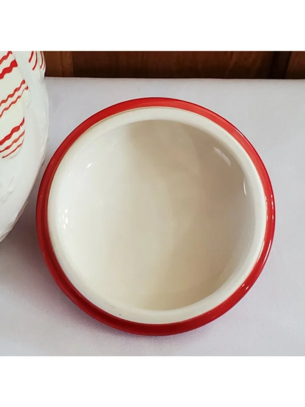 Hallmark this ceramic